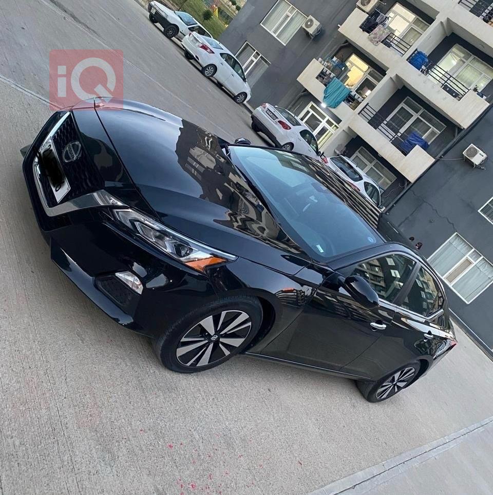 نیسان ئەلتیما